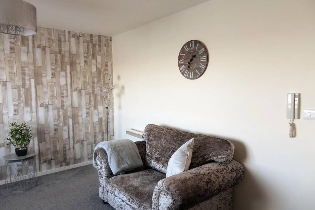 Home From Home With Fantastic Views 2 Runcorn Exterior foto